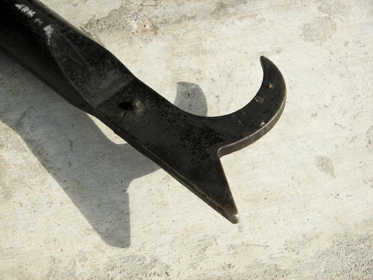 The firefighter's pike pole How to use and clean this versatile